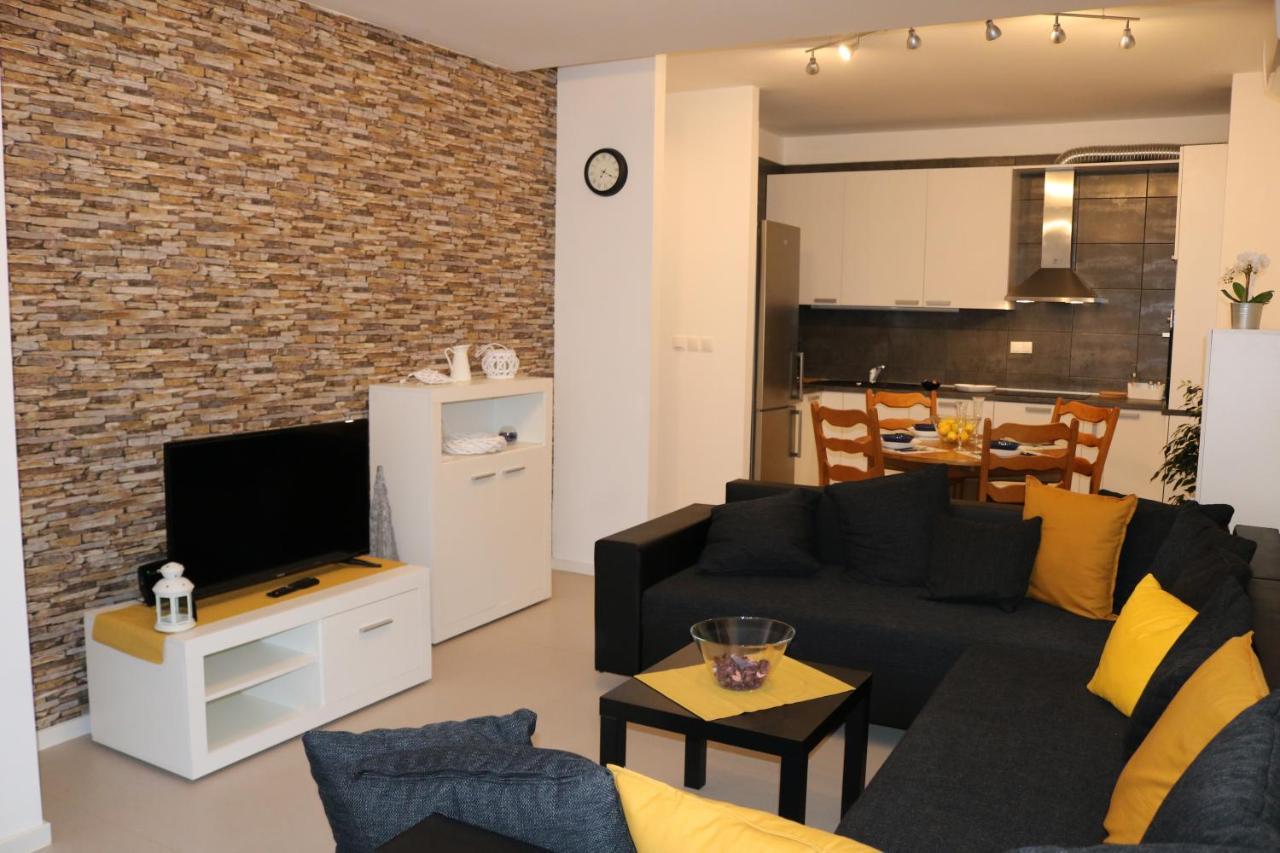 Apartment D&E Punat - Free Parking And Wi-Fi Eksteriør billede